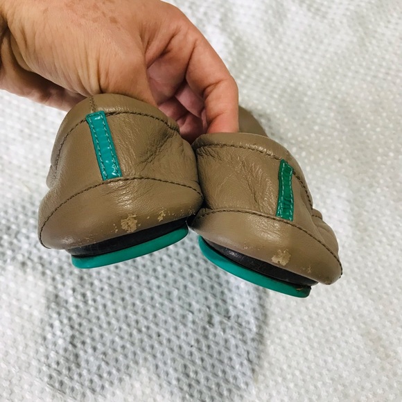 Tieks taupe flats - Picture 4 of 9